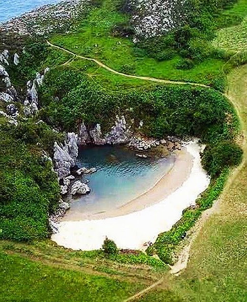 Playa_Gulpiyuri_Asturias
